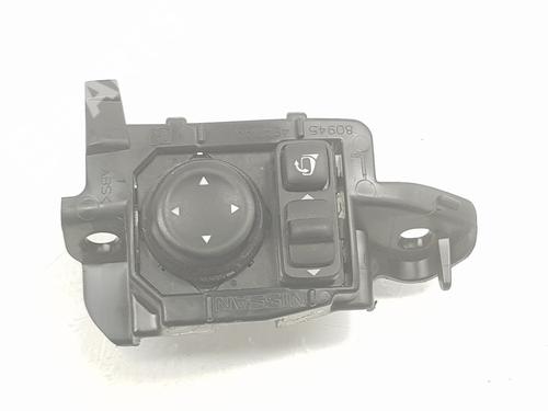 switch-nissan-qashqai-ii-suv-j11-j11_-15-dci-255704ea1b-2013-11134102 main image