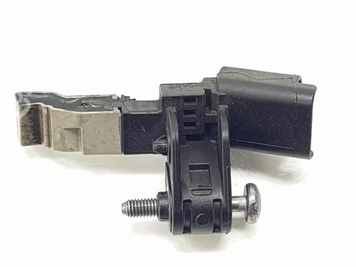 Used Electronic sensor Electronic sensor OPEL CORSA F (P2JO) 1.2 (68) (101 hp) 33885777 33885777