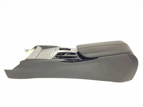 Used Armrest / Center console Armrest / Center console 39074446 39074446