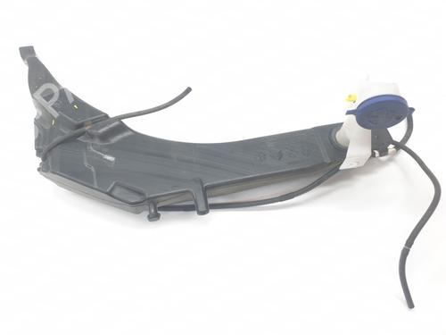 Used Windscreen washer tank PEUGEOT 308 II (LB_, LP_, LW_, LH_, L3_) 1.5 BlueHDi 130 (131 hp) 26234461