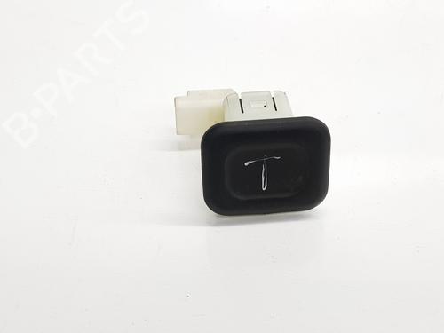 Used Tailgate handle PEUGEOT 3008 II SUV (MC_, MR_, MJ_, M4_) 1.5 BlueHDi 130 (131 hp) 26973867