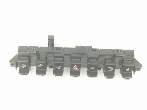 Used Warning switch PEUGEOT 3008 I MPV (0U_) 1.6 HDi 115 / BlueHDi 115 (116 hp) 15990461