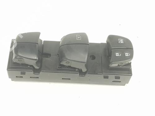 Used Left front window switch Left front window switch NISSAN JUKE (F15) 1.2 DIG-T (115 hp) 8680895 8680895