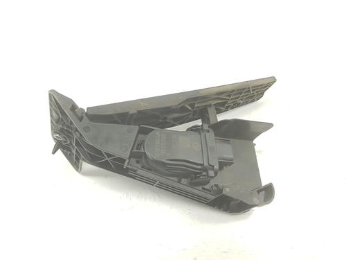 Pedal BMW 3 Gran Turismo (F34) 318 d (150 hp) 9806037