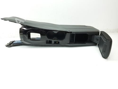 Armrest / Center console PEUGEOT 2008 II (UD_, US_, UY_, UJ_, UR_, UC_)  | BP27879170I20 