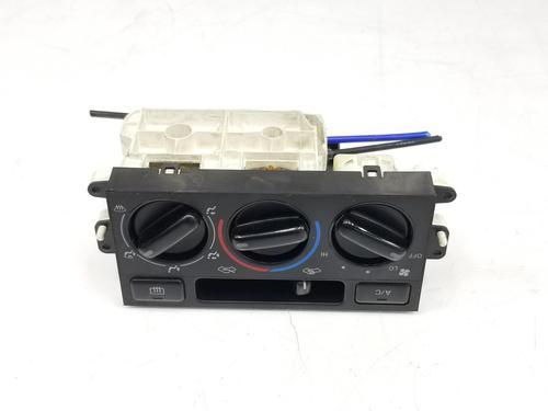 Used Climate control TOYOTA LAND CRUISER 90 (_J9_) 3.0 TD (KZJ90_, KZJ95_, KZJ90R, KZJ95R, KZJ90W, KZJ95W) (125 hp) 9109044