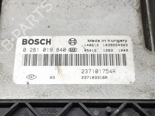 Engine control unit (ECU) OPEL VIVARO A Bus (X83)  | BP18961444M57 