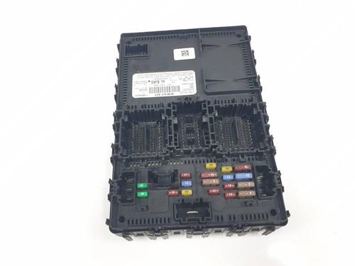 Used Fuse box Fuse box 39049262 39049262