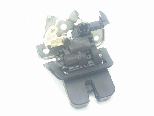 Used Tailgate lock AUDI A4 B8 Avant (8K5) 2.0 TFSI (180 hp) 18105714