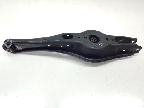 Used Right rear suspension arm SKODA SUPERB III (3V3) 2.0 TDI (150 hp) 18883922
