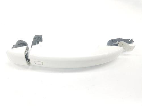 Used Rear left exterior door handle Rear left exterior door handle AUDI A1 Sportback (8XA, 8XF) 1.6 TDI (115 hp) 8688860 8688860