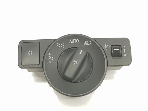 Used Headlight switch MERCEDES-BENZ A-CLASS (W176) A 180 CDI / d (176.012) (109 hp) 20194009