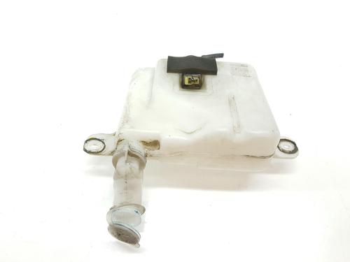 Used Windscreen washer tank TOYOTA LAND CRUISER 90 (_J9_) 3.0 TD (KZJ90_, KZJ95_, KZJ90R, KZJ95R, KZJ90W, KZJ95W) (125 hp) 18147536