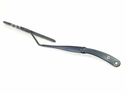 front-windshield-wiper-arm-renault-arkana-i-lcm_-ldn_-2019-33187053 main image