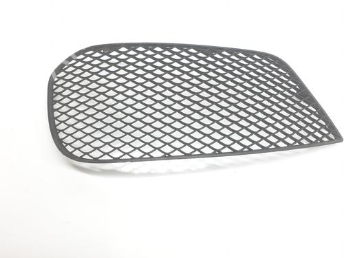 Used Grille MERCEDES-BENZ GLA-CLASS (X156) GLA 200 CDI / d (156.908) (136 hp) 28965099