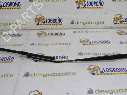 Used Front windshield wiper arm SKODA RAPID (NH3, NK3, NK6) 1.6 TDI (105 hp) 3657734