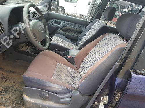 Left front indicator TOYOTA LAND CRUISER 90 (_J9_) 3.0 TD (KZJ90_, KZJ95_, KZJ90R, KZJ95R, KZJ90W, KZJ95W) | BP31818024C32 