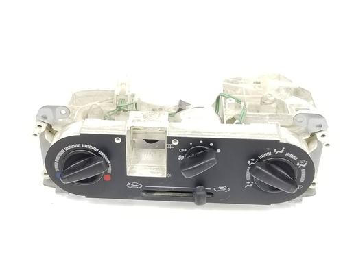 AC-Styringsenhed/Manøvreenhed MITSUBISHI PAJERO SPORT I (K7_, K9_) 2.5 TD (K94W, K74T) (115 hp) 8213889