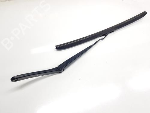 front-windshield-wiper-arm-renault-arkana-i-lcm_-ldn_-2019-33625689 main image