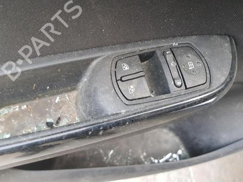 Bageste højre beklædning OPEL CORSA E (X15) 1.4 (08, 68) | BP5975894C61 