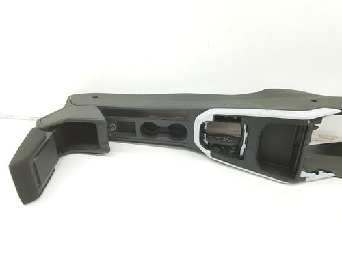 Armrest / Center console SEAT ARONA (KJ7, KJP) 1.0 TSI | BP12462859I20 