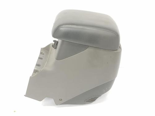 Used Armrest / Center console MITSUBISHI PAJERO III (V7_W, V6_W) 3.2 Di-D (V68W, V78W) (165 hp) 9154627