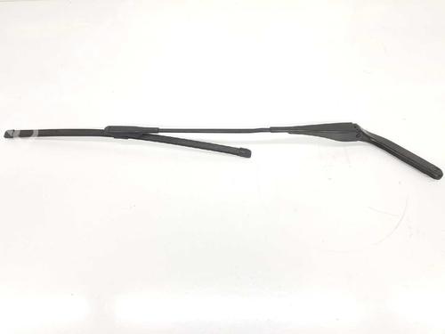 Used Front windshield wiper arm BMW 1 (E87) 120 d (177 hp) 6897545