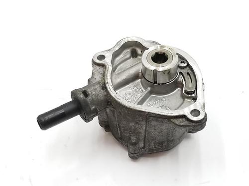 Used Vacuum pump MERCEDES-BENZ CLA Shooting Brake (X117) CLA 200 CDI / d (117.908) (136 hp) 13815975