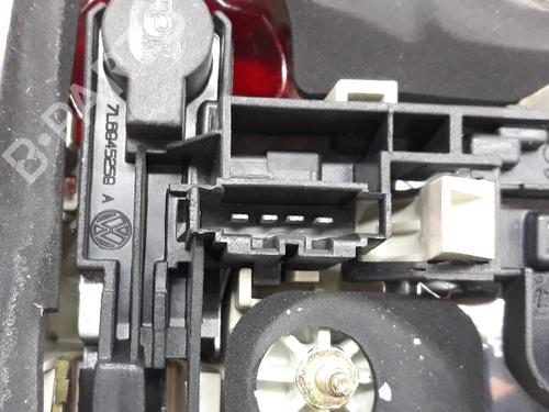 Left tailgate light VW TOUAREG (7LA, 7L6, 7L7) 2.5 R5 TDI | BP13098797C79 