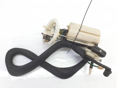 Used Fuel pump BMW 5 (E60) 520 i (170 hp) 8133376