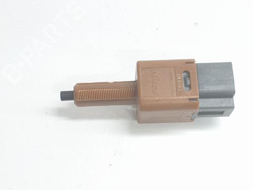 kombi-kontakt-stilkkontakt-renault-megane-iv-grandtour-k9amn_-2016-32518019 main image