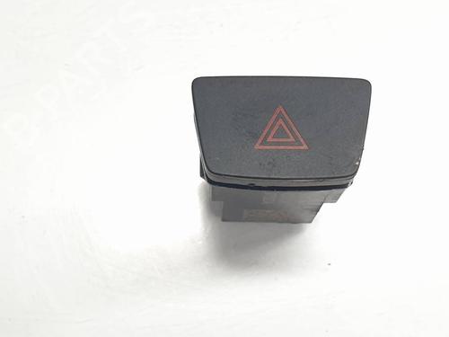 warning-switch-ds-ds-7-crossback-j4_-jr_-jc_-2017-39567805 main image