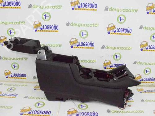 Armrest / Center console LAND ROVER DISCOVERY III (L319) 2.7 TD 4x4 | BP7895145I20 