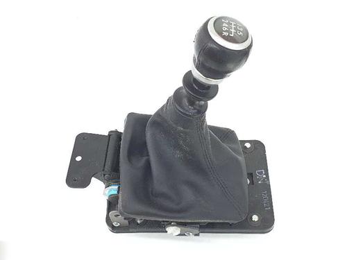 Used Gear lever SUBARU XV (_GP_) 2.0 D AWD (GPD) (147 hp) 8238118