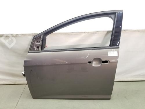 Used Left front door Left front door FORD FOCUS III [2010-2020] 9136680 9136680