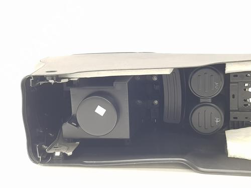 Armrest / Center console NISSAN QASHQAI II (J11, J11_) 1.2 DIG-T | BP31043926I20