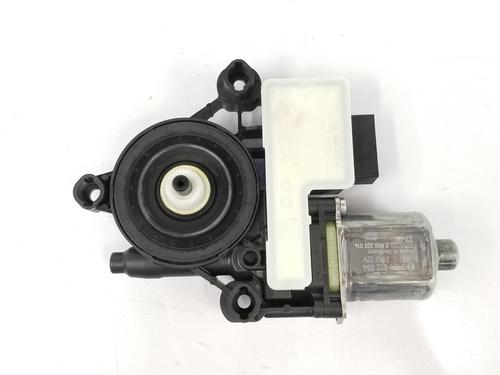 Rudehejsemotor bagstkærm højre SEAT LEON Sportstourer (KL8, KLD) 2.0 TDI (150 hp) 16353964