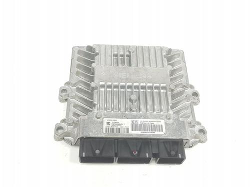 Used Engine control unit (ECU) PEUGEOT 407 (6D_) 2.0 HDi (6DRHRH) (140 hp) 8281688