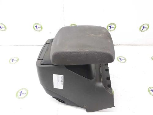 Used Armrest / Center console MITSUBISHI PAJERO III (V7_W, V6_W) 3.2 Di-D (V68W, V78W) (165 hp) 7152564