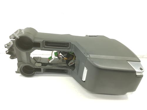 Armrest / Center console LAND ROVER DISCOVERY III (L319) 2.7 TD 4x4 | BP8049646I20 