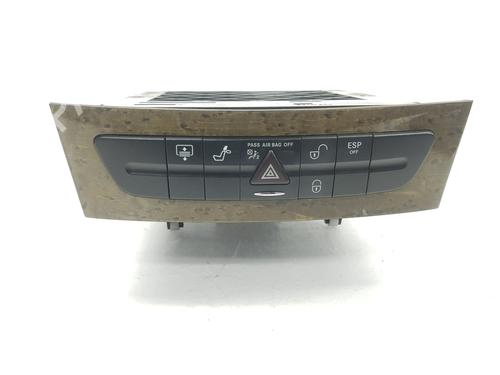 Used Radio MERCEDES-BENZ E-CLASS (W211) E 500 (211.070) (306 hp) 16061253