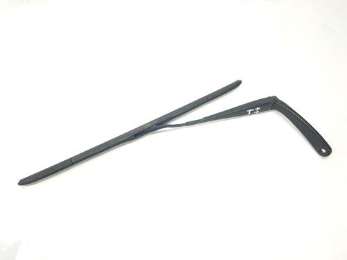 front-windshield-wiper-arm-renault-arkana-i-lcm_-ldn_-2019-35737679 main image