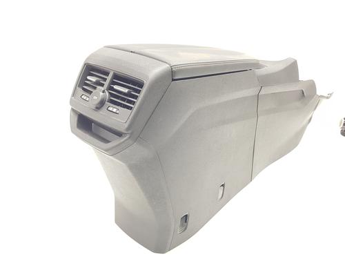 Armrest / Center console PEUGEOT 3008 II SUV (MC_, MR_, MJ_, M4_) 1.5 BlueHDi 130 | BP29729484I20