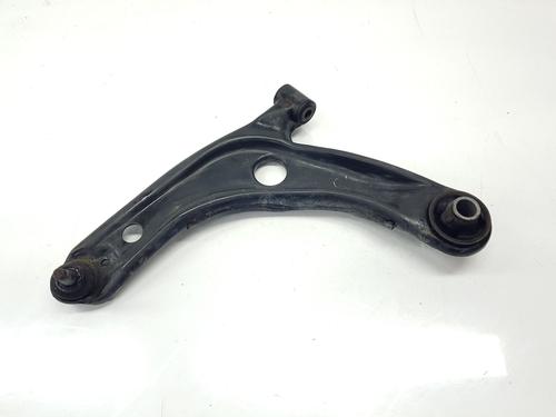 Used Left front suspension arm TOYOTA YARIS (_P13_) 1.5 (NSP131_) (112 hp) 21595469