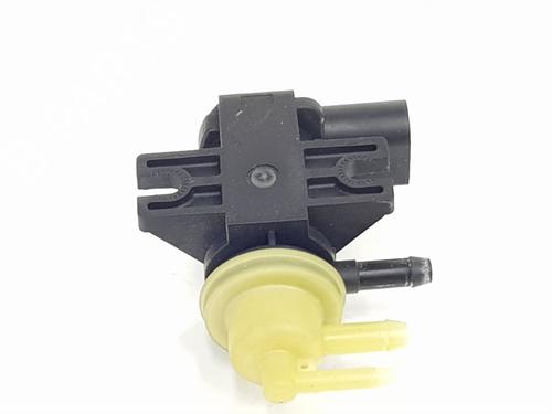 other-man-tge-bus-2017-33215174 main image