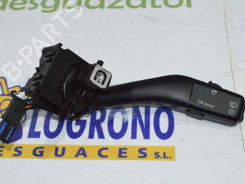 Used Steering column stalk SEAT LEON (1P1) 2.0 TDI 16V (140 hp) 1363225