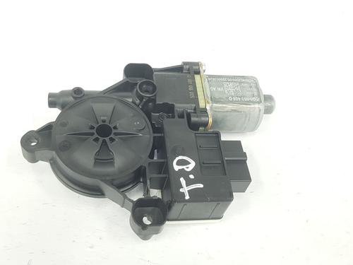Vindusheismotor høyre bak SEAT IBIZA V (KJ1, KJG) 1.0 MPi (80 hp) 13509685