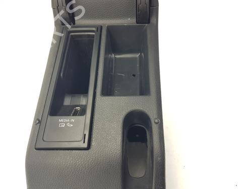Armrest / Center console VW GOLF VI (5K1) 2.0 TDI 4motion | BP21003195I20 