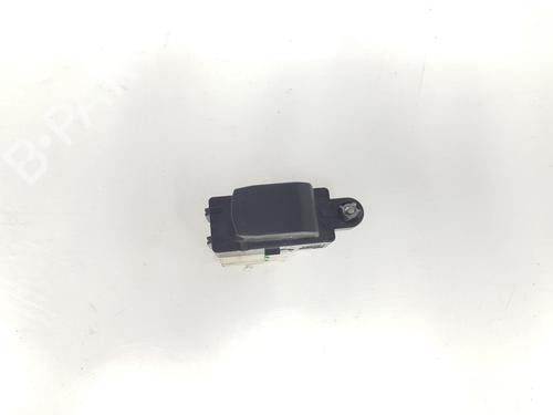 Used Right front window switch SUZUKI SX4 S-Cross (JY) 1.6 DDiS (AKK 416D) (120 hp) 9817557