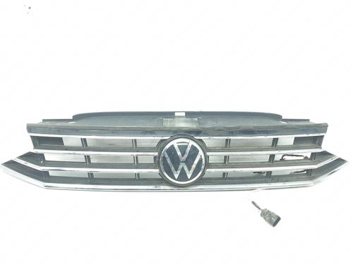 Used Grille VW PASSAT B8 Variant (3G5, CB5) 2.0 TDI (150 hp) 17946669